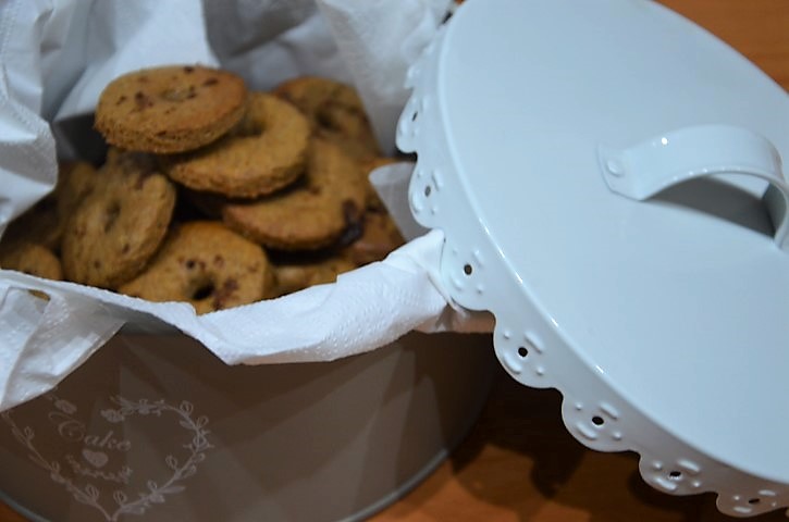 Biscotti vegani con farina integrale e grano saraceno