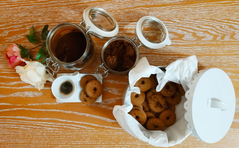 Biscotti vegani con farina integrale e grano saraceno