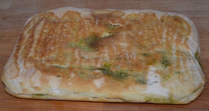 Focaccia pesto patate e stracchino 