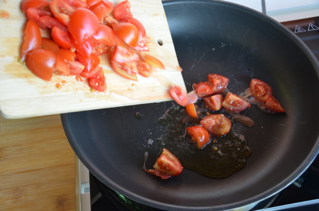 Filetti di merluzzo, pomodorini e olive